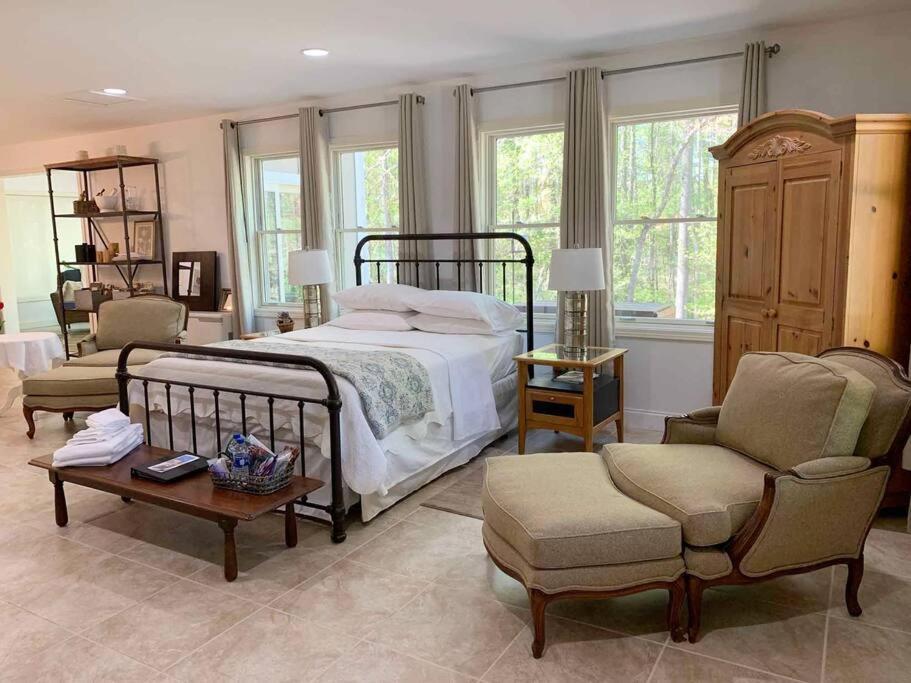 Bluebirds Nest 10 Min To Avl Biltmore Hot Tub Cont Bkfst Sparkling Water Эшвилл Экстерьер фото