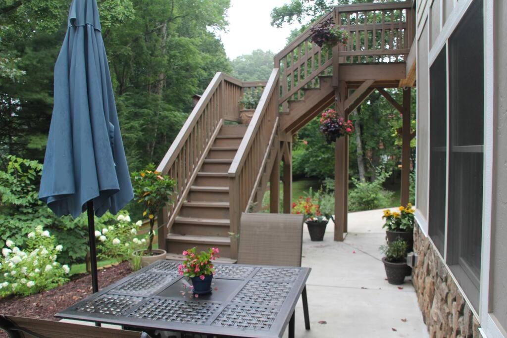 Bluebirds Nest 10 Min To Avl Biltmore Hot Tub Cont Bkfst Sparkling Water Эшвилл Экстерьер фото